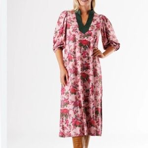 Smith & Quinn Brooks XL Floral V-Neck Maxi Dress in Pink